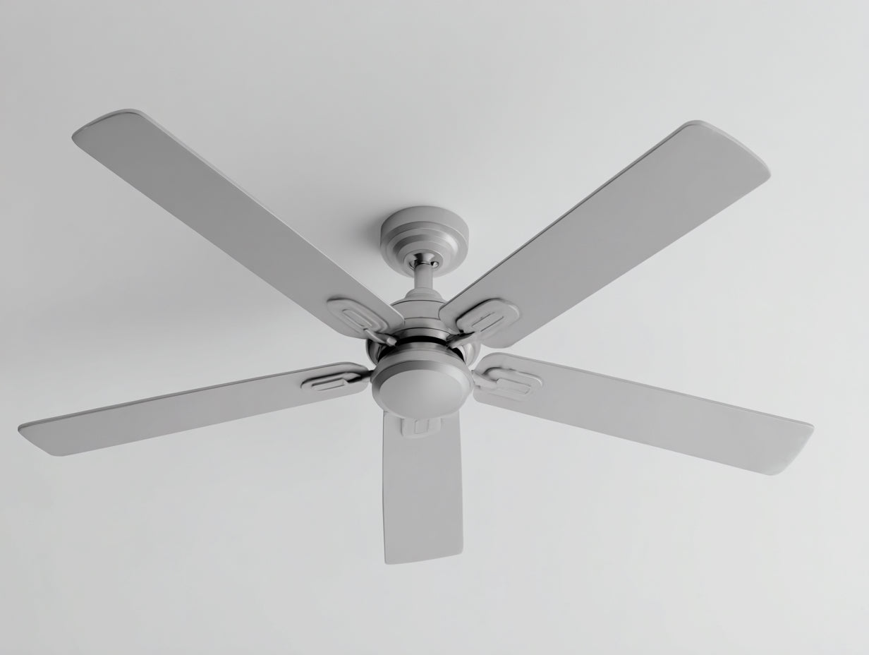 Deckenventilator mit Metallgehäuse 132×132×38 cm - Silbergrau - fünf Flügel und Deckenlicht