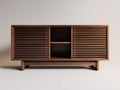 Lowboard aus Holz 160×40×72 cm - Dunkelbraun - horizontale Lamellenfront mit offener Ablage für Wohnzimmer