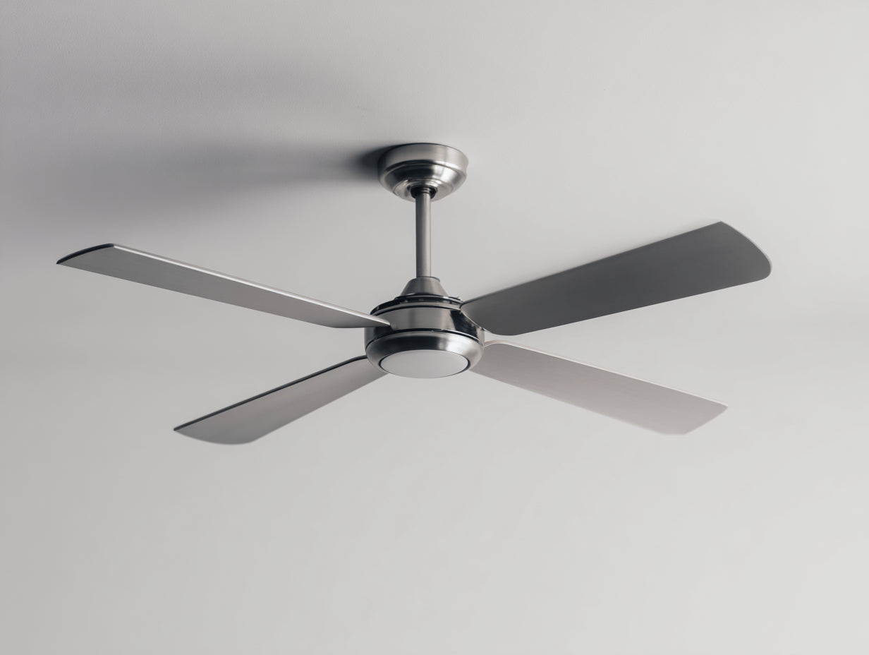 Deckenventilator mit 4 Rotorblättern Ø136×45 cm - Silber/Grau - breite Flügelform für Wohnzimmer